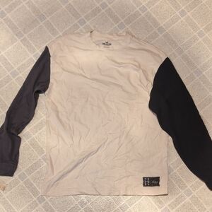 Hollister Men's Cream and Black Long Sleeve Shirt